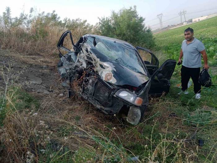 Kontrolden Çıkan Otomobil Karşı Şeritteki Araca Çarptı: 1 Ölü, 8 Yaralı
