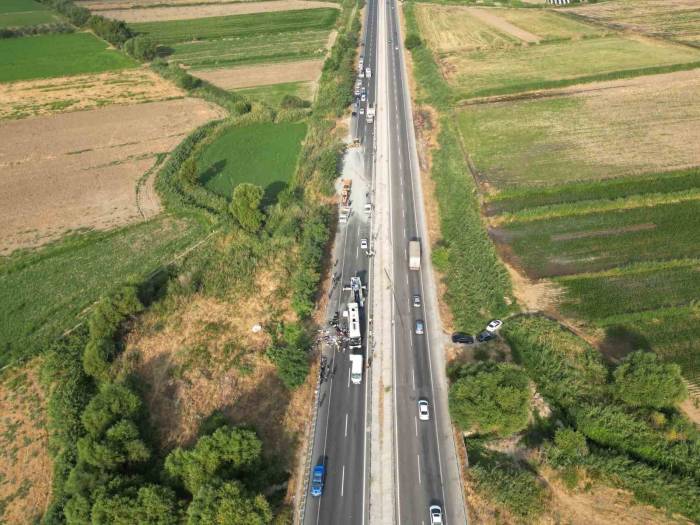 Denizli’de 6 Kişinin Öldüğü Kaza Havadan Görüntülendi