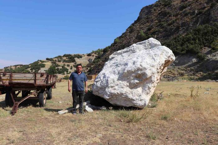 Futbol Sahası Taş Sahasına Döndü