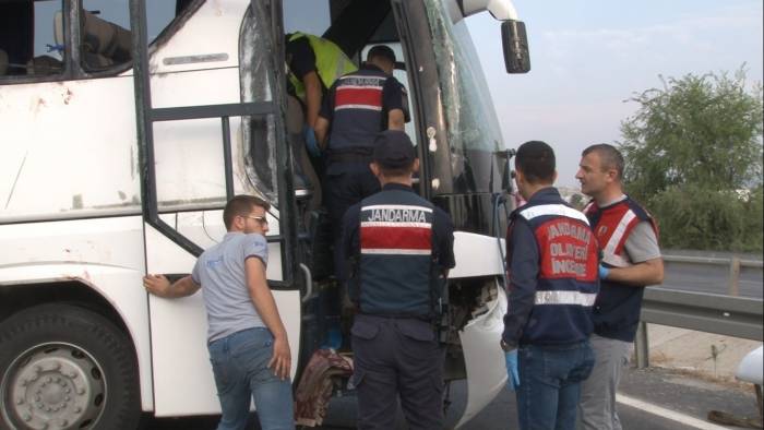Düğün Yolculuğu Facia İle Sonuçlandı: 1’i Polis 6 Kişi Öldü, 42 Kişi Yaralandı