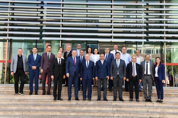 Kosova Cumhuriyeti Bölgesel Kalkınma Bakanı Damka İle Vali Coşkun Bir Araya Geldi