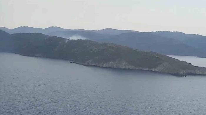 Marmaris Yangınına Havadan Müdahale Sürüyor