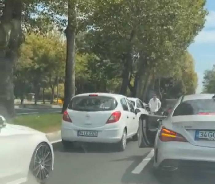 Konvoycular Trafiği Yavaşlattı, Tepki Gösteren Vatandaş Darp Edildi