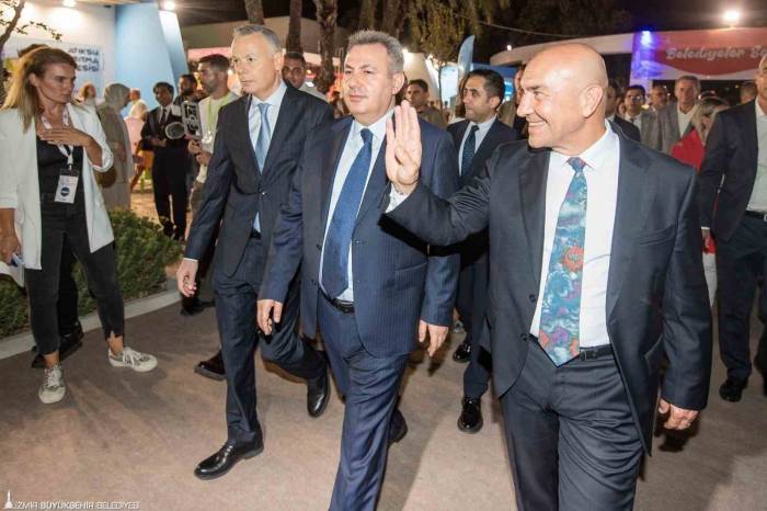 Başkan Soyer’den Fuar Turu