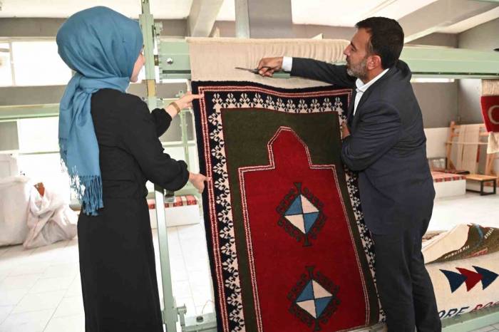 Malatya’da Kadınlar Hayatı ’ilmek İlmek’ Kazanıyor