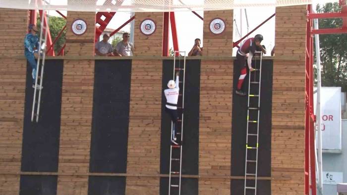 Dünya İtfaiyecileri Yangına Değil, Madalyaya Koştu