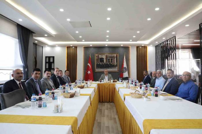 Ağrı Valiliği, Kaymakamlara Veda Yemeği Düzenledi