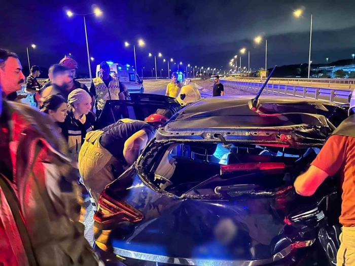 Arnavutköy’de Tır İle Otomobilin Karıştığı Kazada Biri Bebek 4 Kişi Yaralandı