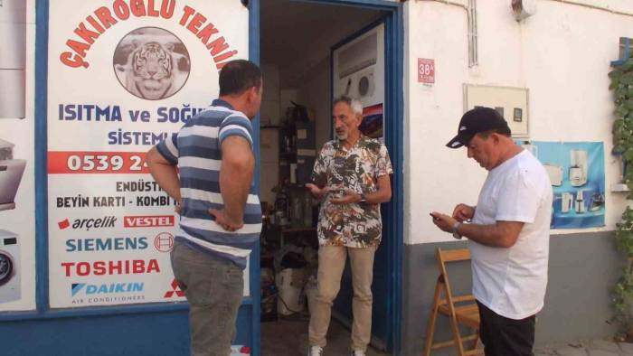 Emekli Profesör, Elektronik Eşya Tamircisi Oldu