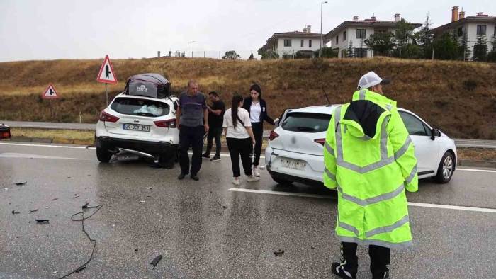 Kırıkkale’de Yağmur Kazaları Da Beraberinde Getirdi: 17 Yaralı