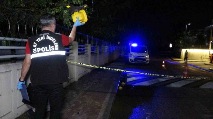 Bacağından Vuruldu, Otomobiline Binip Hastaneye Gitti