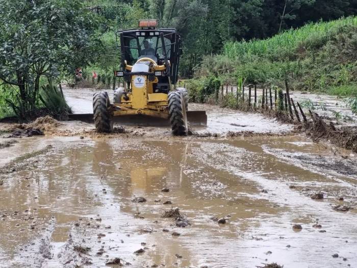 Tekkeköy’de Ekipler Sel Afeti İçin Sahada