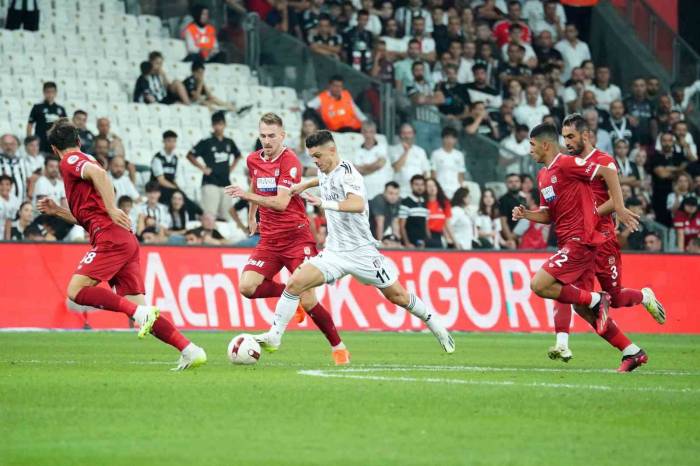 Trendyol Süper Lig: Beşiktaş: 2 - Sivasspor: 0 (Maç Sonucu)