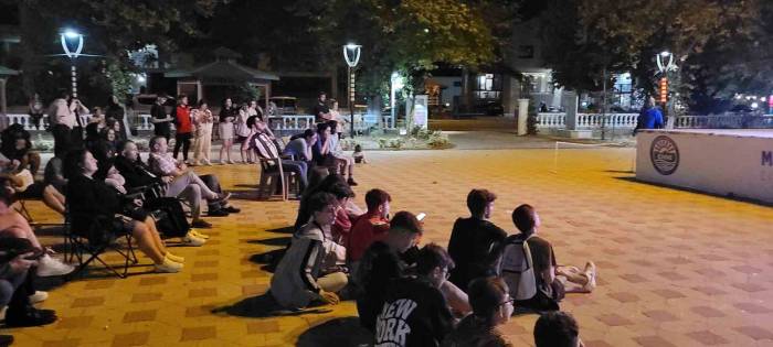 ‘Filenin Sultanları’nın Avrupa Şampiyonluğunu Dev Ekranda İzlediler