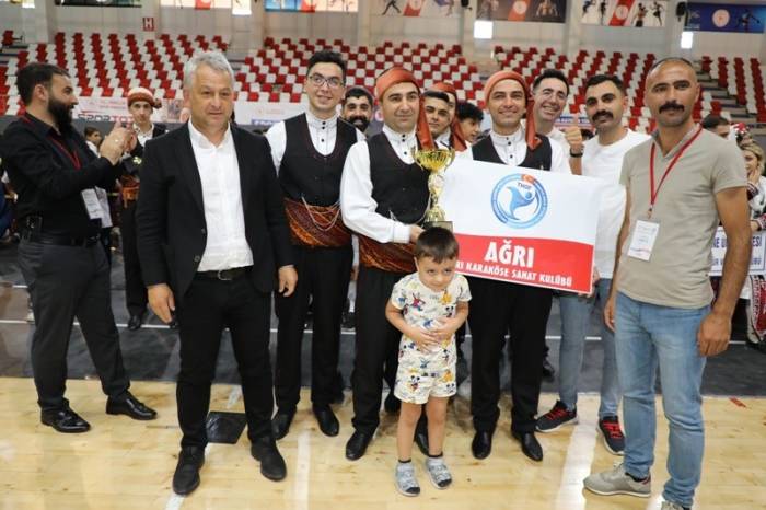 Ağrı Halk Oyunu Ekibi Bölge Şampiyonu Oldu