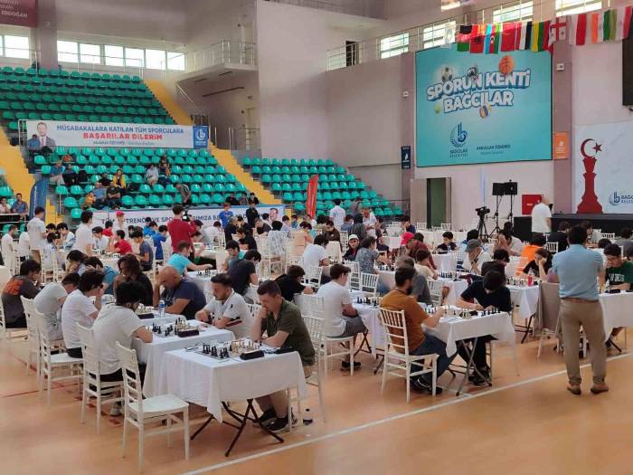 Bağcılar’da Türkiye Yüzyılı Uluslararası Satranç Turnuvası Açılışı Yapıldı