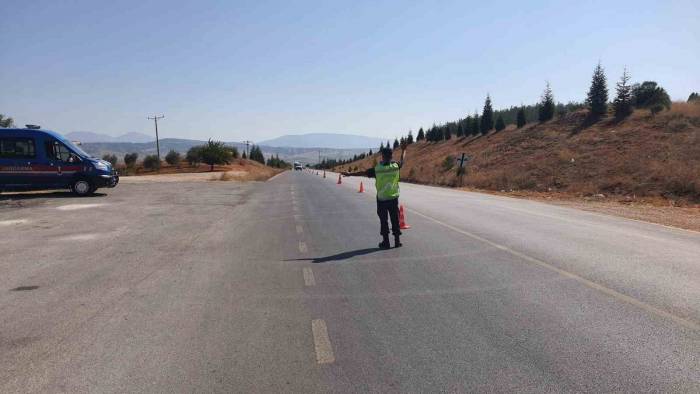 Bilecik’te Arama Kaydı Bulunan 2 Kişi Yakalandı