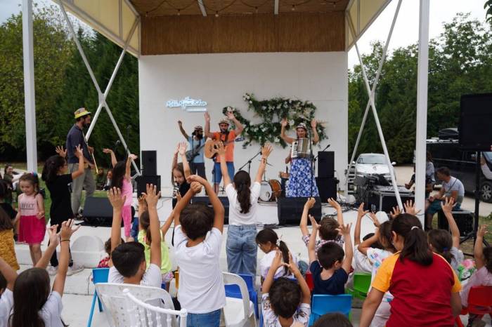 Bilecik’te Yüzlerce Çocuk Şenlikte Bir Araya Geldi