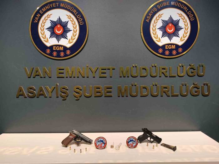 Van’da Değişik Suçlardan 19 Kişi Tutuklandı