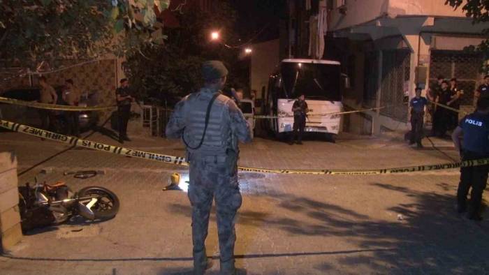 Esenyurt’ta Husumetli İki Aile Arasında Uzun Namlulu Silahlı Kavga