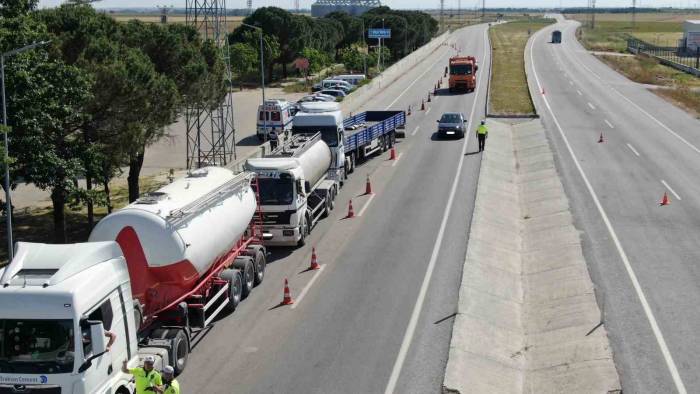 Kırklareli’nde 3 Bin 306 Araç Denetlendi: 30 Araç Trafikten Men Edildi