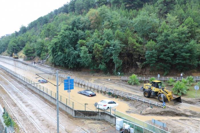 Başkan Demirtaş: “Tüm Mağduriyetler Giderilene Kadar Ekiplerimiz Sahada Olacak”
