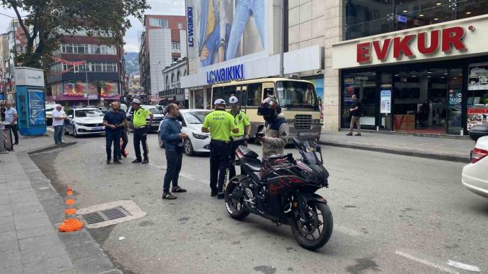 Sürücülere Denetim Yaptılar, Kurallara Uymayan Cezayı Yedi