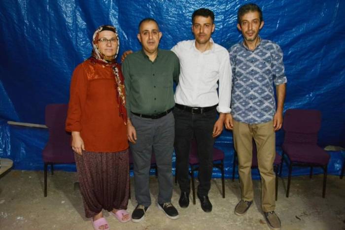 Aynı Evden 4 Kişi Eyt’den Emekli Olunca İlk Maaşlarıyla Mevlid Okutarak Yemek Dağıttılar