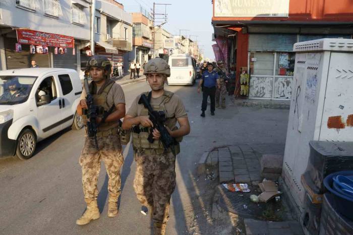 Adana’da İnfazların Yaşandığı Caddede Hava Destekli “Huzur Ve Güven” Uygulaması