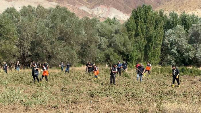 Aksaray’daki Sel Sonrası Kayıp Bebeği Arama Çalışması Devam Ediyor
