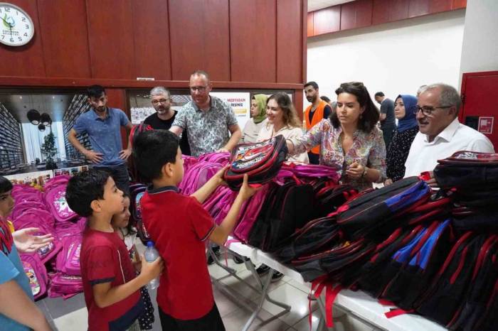 İhtiyaç Sahibi Ailelerin Çocuklarına Kırtasiye Yardımı