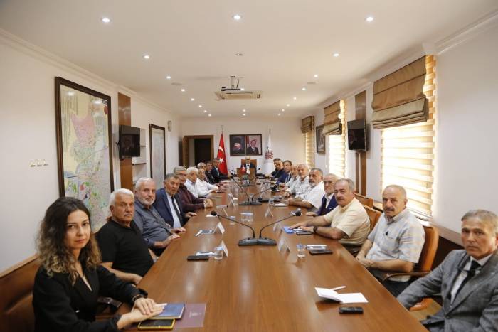 Vali Dağlı’dan Muhtarlarla Huzur Toplantısı