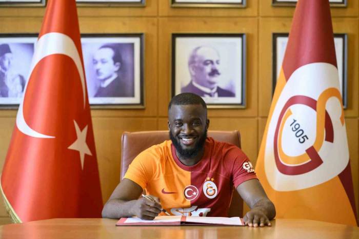 Ndombele: "Galatasaray İle Birçok Başarı Kazanmak İstiyorum"