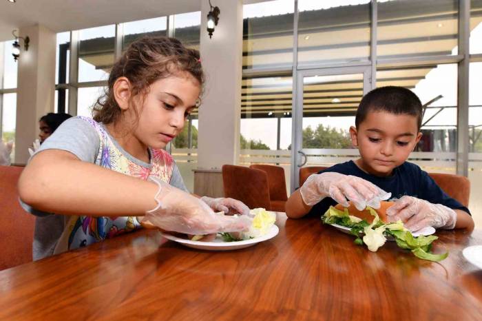 Lezzetli Tarifler Yapmak İçin Bu Kez Çocuklar Kollarını Sıvadı