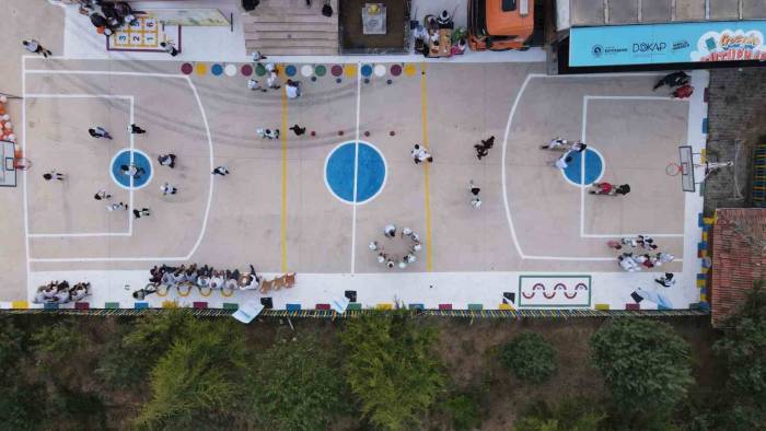 Okulu Şenlendiren Hareket