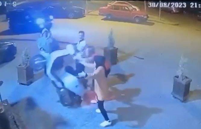 Ne Motosikletten Vazgeçti, Ne De Çaydan