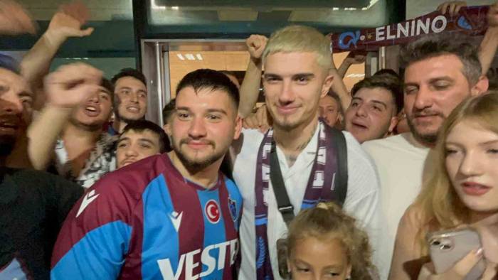 Trabzonspor, Eski Oyuncusu Berat Özdemir’i Trabzon’a Getirdi
