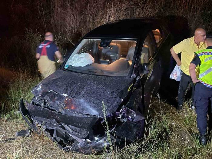 İki Otomobilin Çarpışması Sonucu 5 Kişi Yaralandı