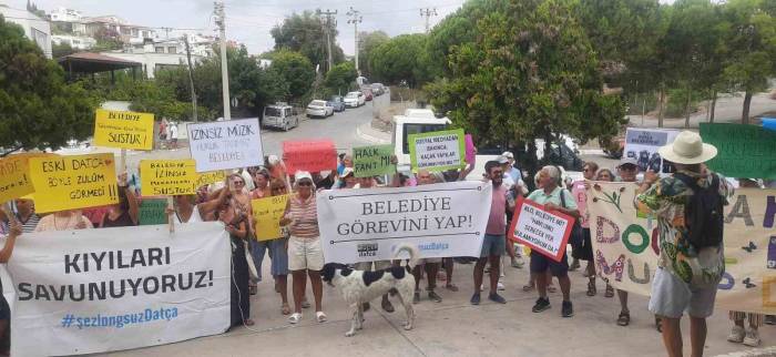 Halk Datça Belediyesini Bastı