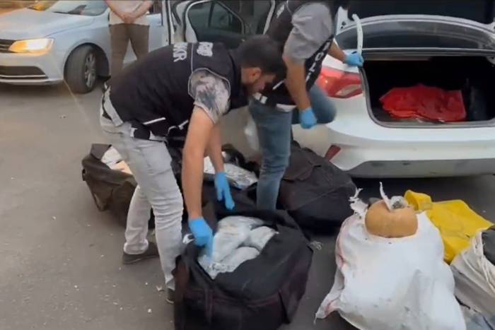 Hastane Bahçesinde 9 Kilo 500 Gram Uyuşturucu Yakalandı