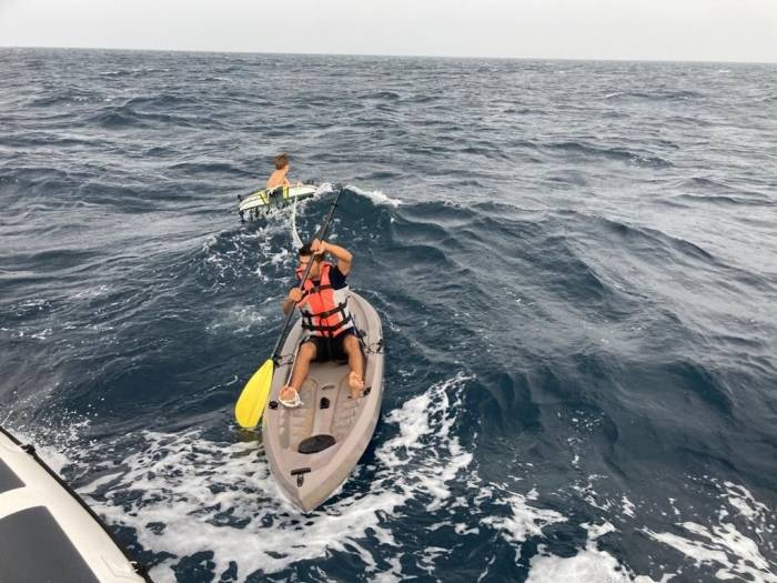 Enez’de Şişme Bot İle Denizde Sürüklenen Çocuklar Sahil Güvenlik Ekipleri Kurtardı