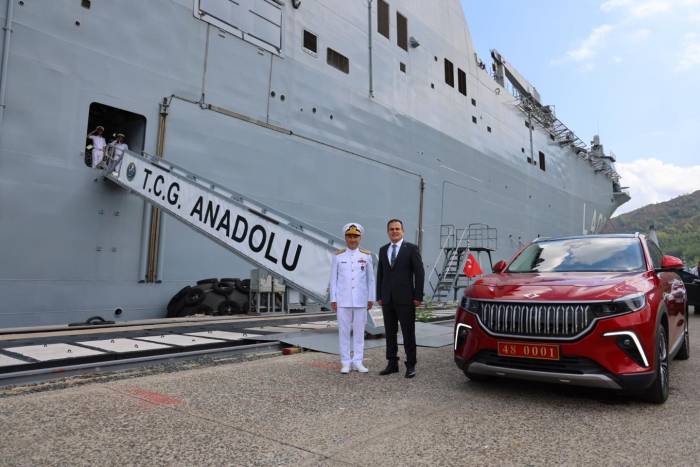 Muğla Valisi Akbıyık Tcg Anadolu Gemisini Ziyaret Etti