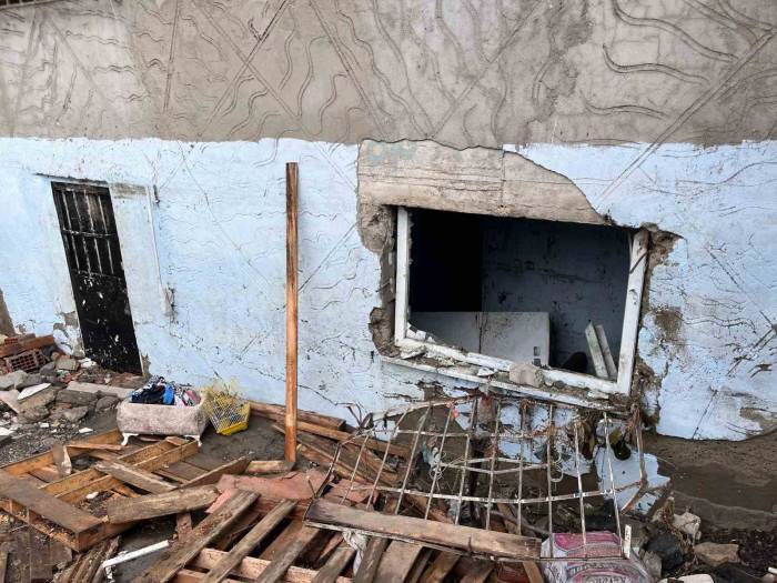 Bir Kişinin Hayatını Kaybettiği Sokakta Hava Aydınlanınca Acı Tablo Ortaya Çıktı