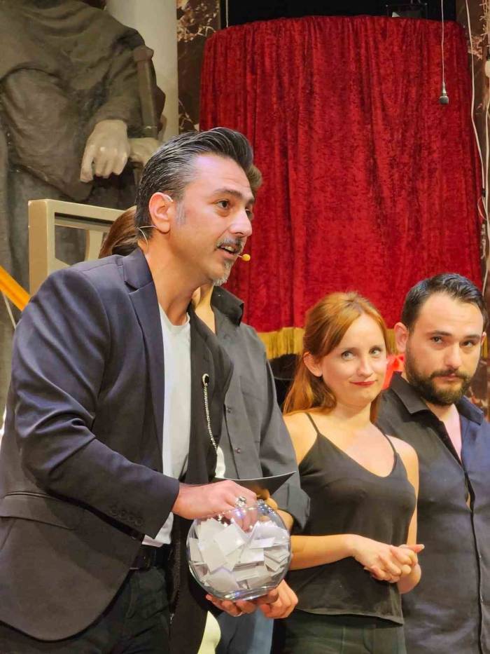 ‘Hazine Avı’ Sahne Tozu Tiyatrosu’nda