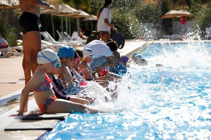 Aydın’da 8 Ayda 13 Bin Kişi Yüzme Öğrendi