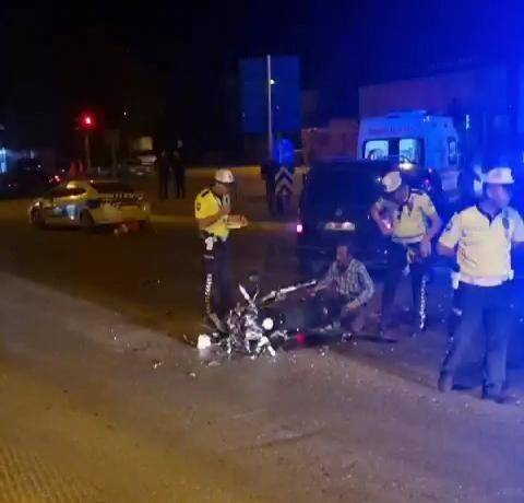 Hafif Ticari Araca Çarpan Motosikletli Genç Hayatını Kaybetti