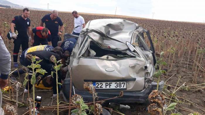 Edirne’de Kontrolden Çıkan Otomobil Takla Attı: 1 Ölü, 2 Yaralı