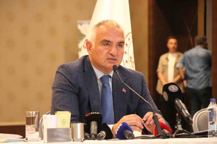 Bakan Ersoy: "2028 Yılında Turizmden 100 Milyar Dolarlık Bir Gelir Hedefimiz Var”