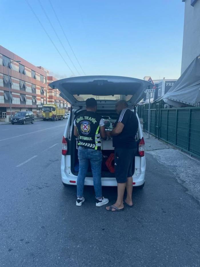 Yan Yatmış Dorsesiyle Trafikte Seyreden Tır Şoförüne 2 Bin 254 Lira Ceza