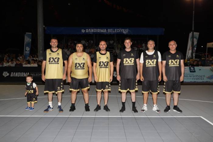 Bandırma Belediye Başkanı Tolga Tosun, Basketbol Oynadı